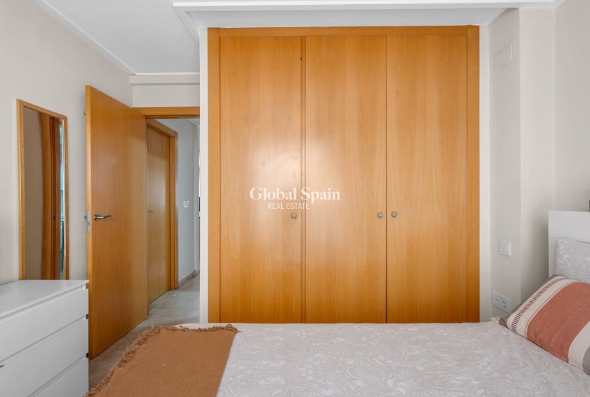 Wederverkoop - APPARTEMENT -
ALICANTE - CAROLINAS