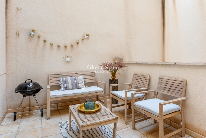 Wederverkoop - APPARTEMENT -
ALICANTE - CAROLINAS