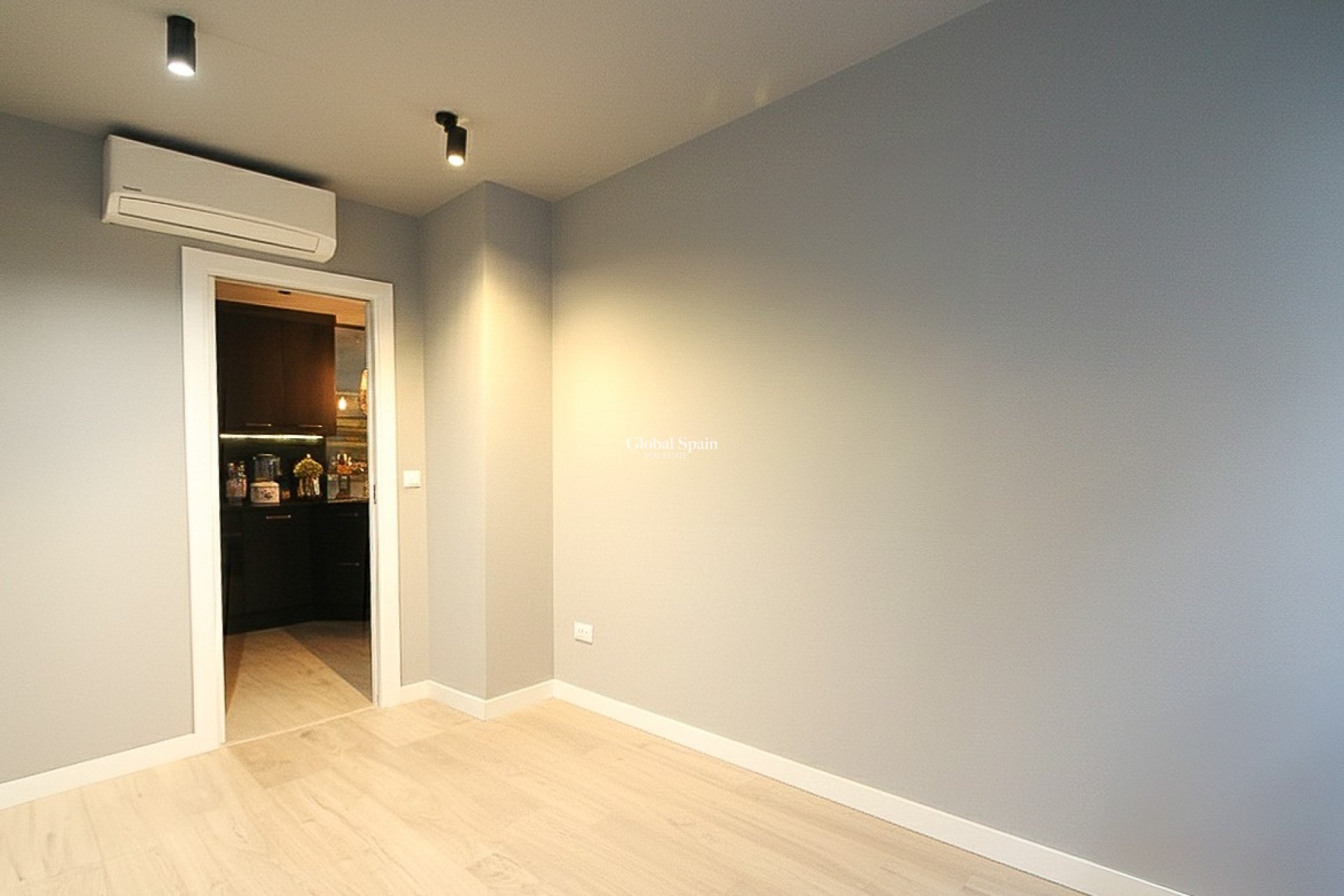 Wederverkoop - APPARTEMENT -
ALICANTE - Costa Blanca