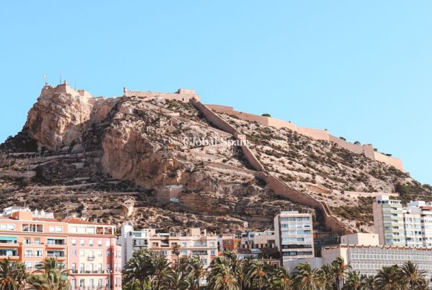 Wederverkoop - APPARTEMENT -
ALICANTE - Costa Blanca