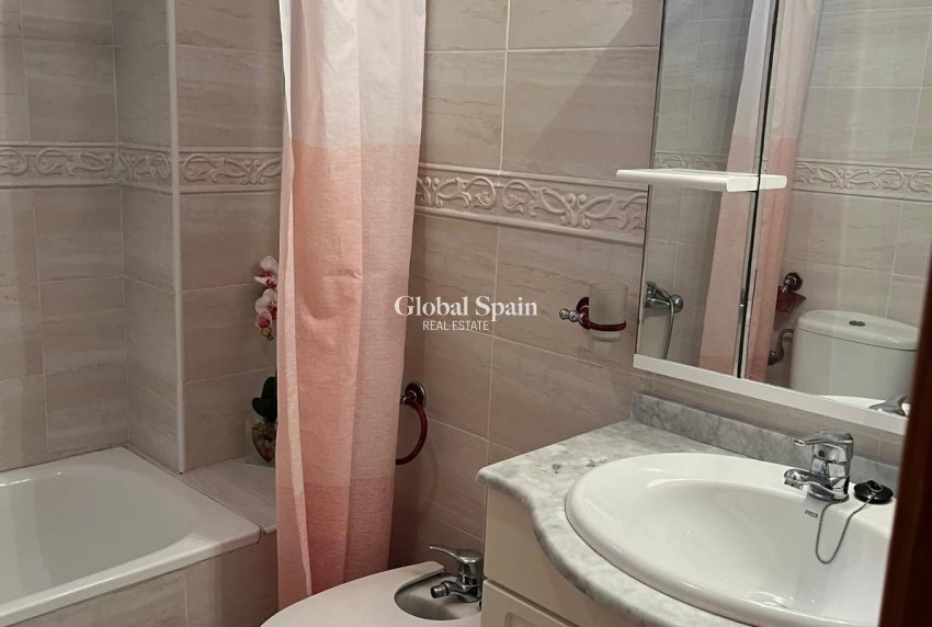 Wederverkoop - APPARTEMENT -
ALMORADÍ - Centro Urbano 2