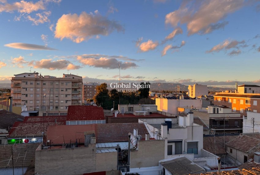 Wederverkoop - APPARTEMENT -
ALMORADÍ - Centro Urbano 2