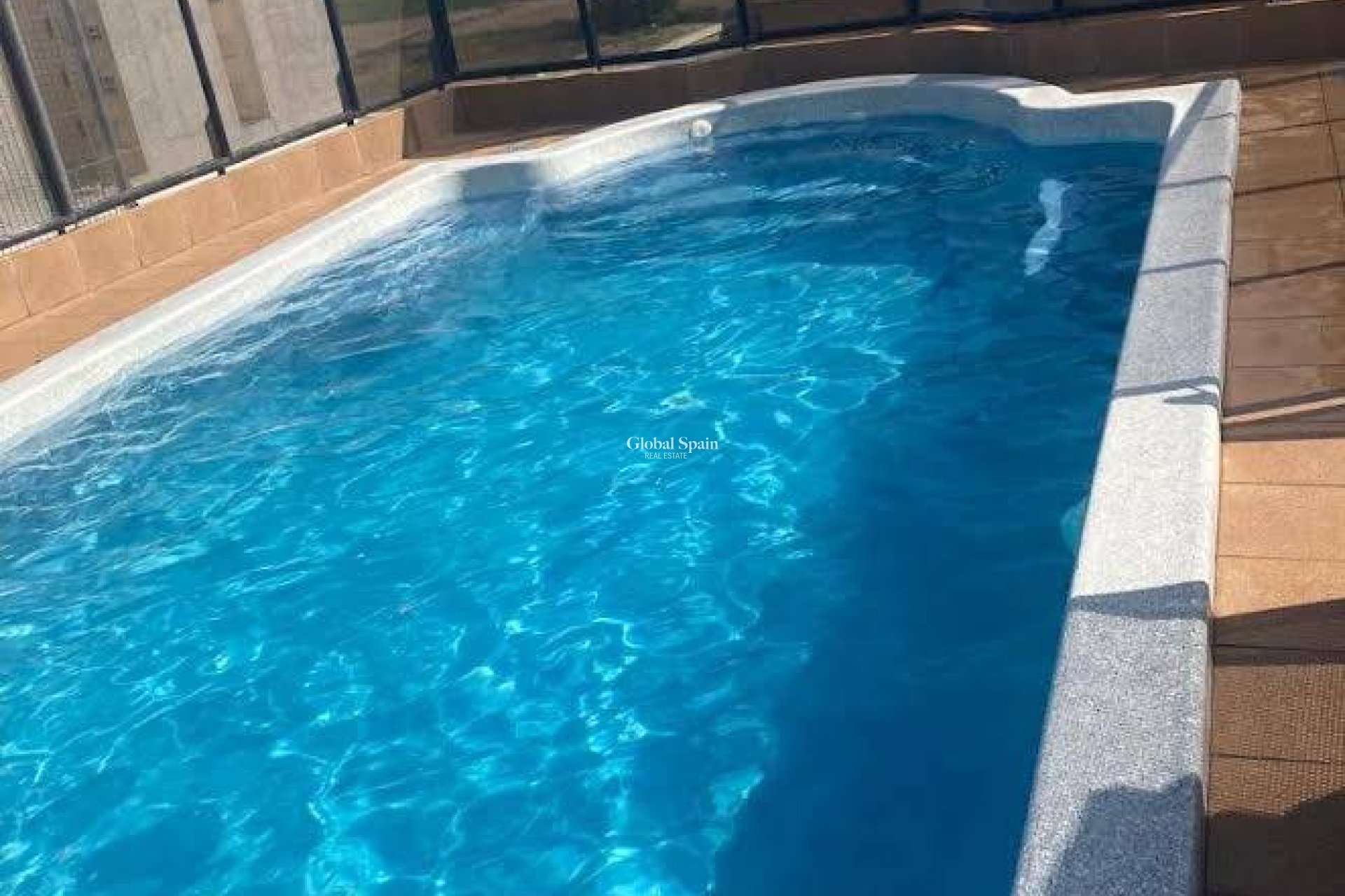 Wederverkoop - APPARTEMENT -
ALMORADÍ - Colegio Canales Y Martinez