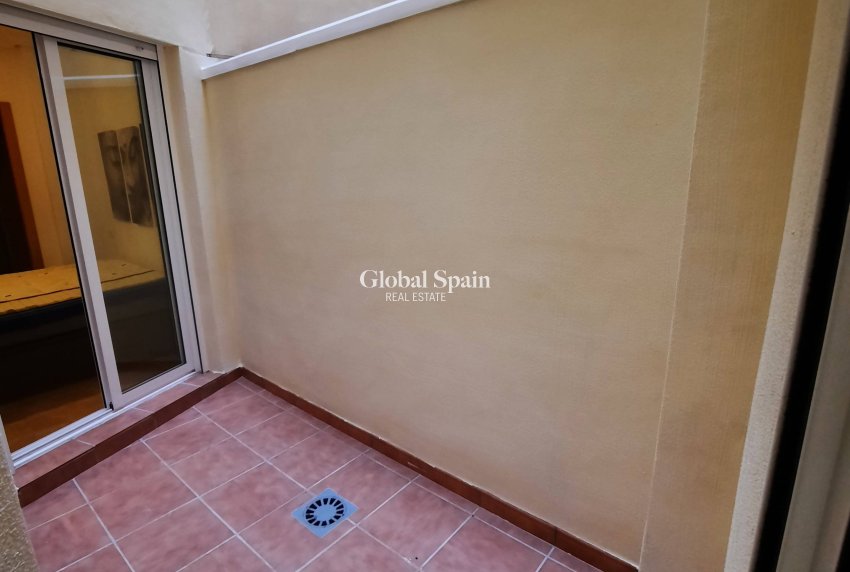 Wederverkoop - APPARTEMENT -
ALMORADÍ - Colegio Canales Y Martinez