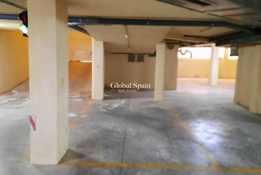 Wederverkoop - APPARTEMENT -
ALMORADÍ - Colegio Canales Y Martinez