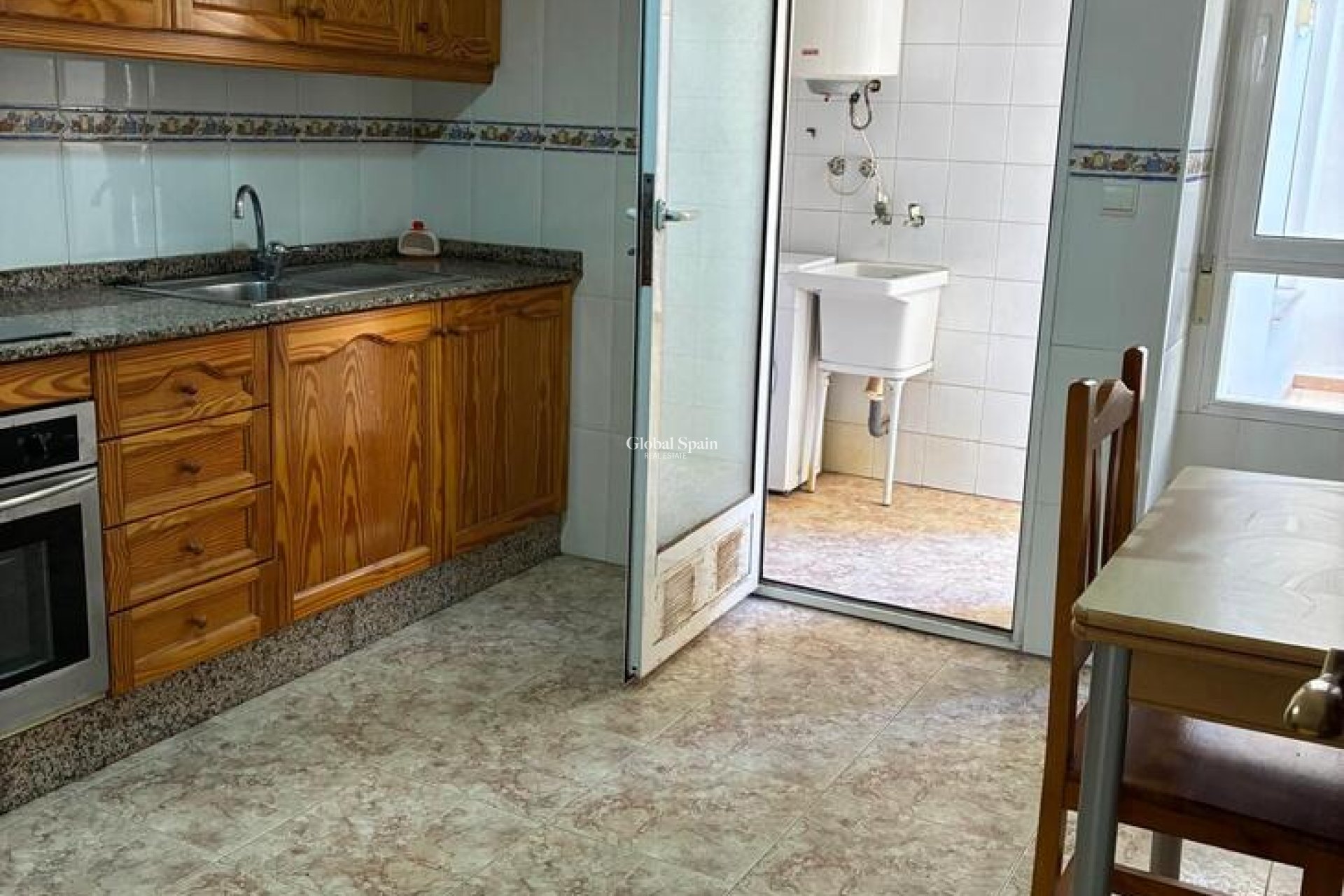 Wederverkoop - APPARTEMENT -
ALMORADÍ - Costa Blanca