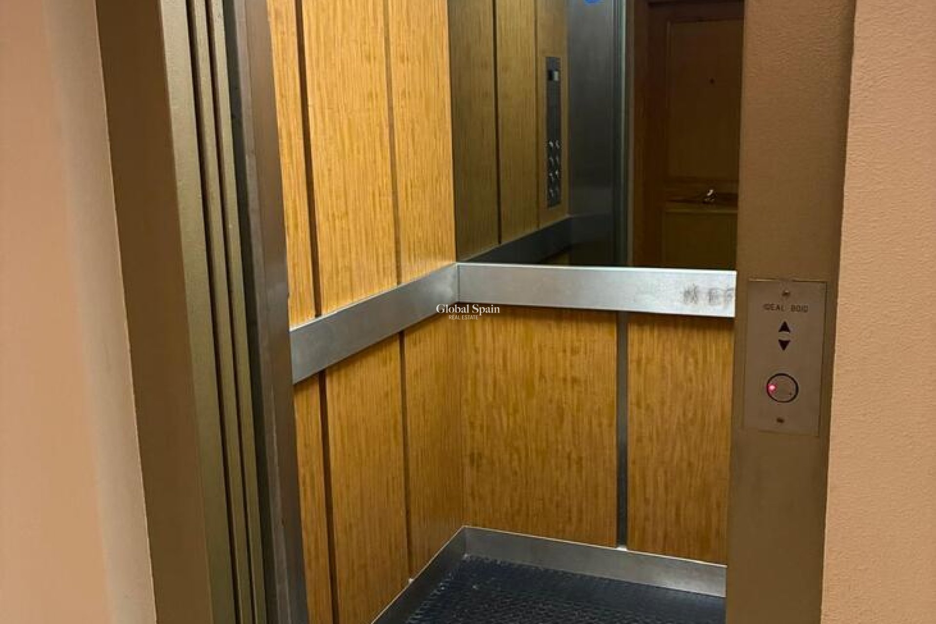 Wederverkoop - APPARTEMENT -
ALMORADÍ - Costa Blanca