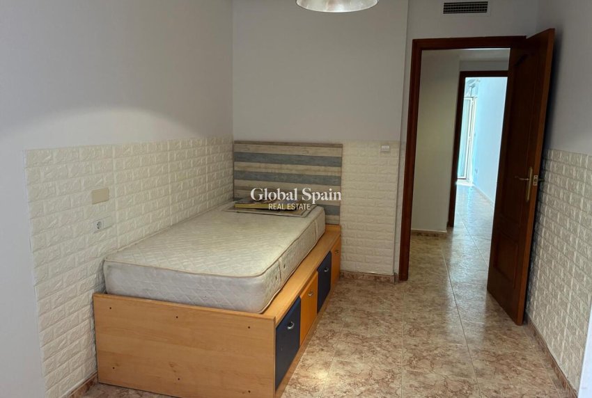 Wederverkoop - APPARTEMENT -
ALMORADÍ - Costa Blanca