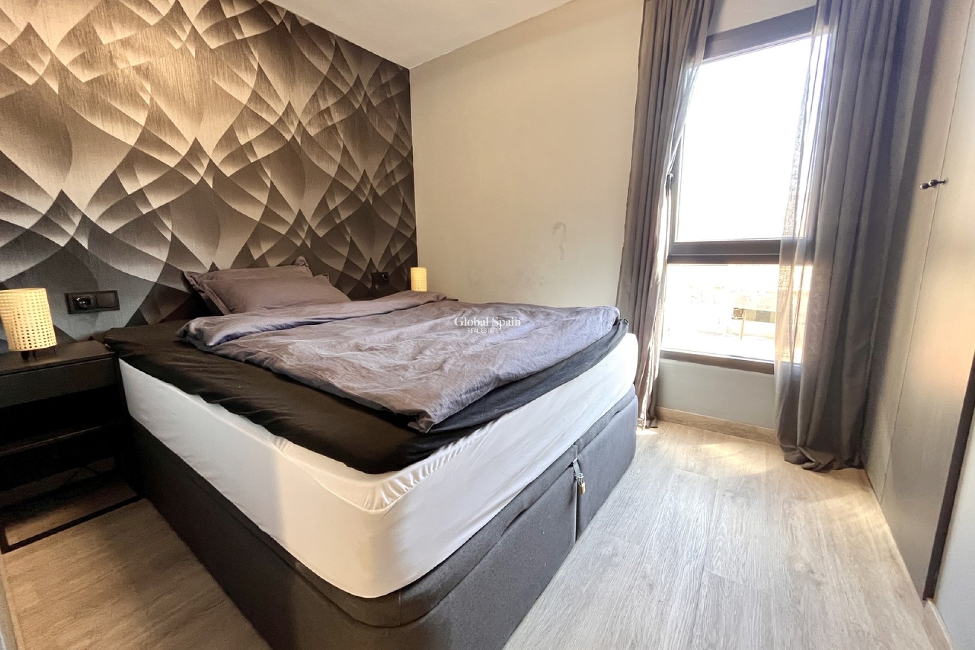 Wederverkoop - APPARTEMENT -
ALMORADÍ - Inland