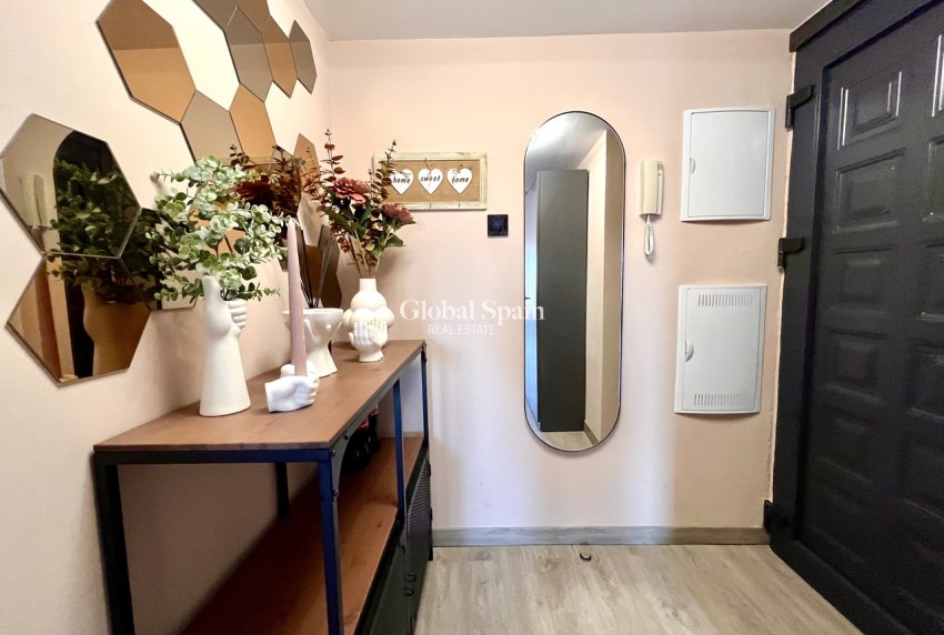 Wederverkoop - APPARTEMENT -
ALMORADÍ - Inland