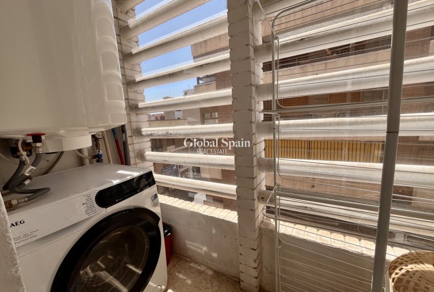 Wederverkoop - APPARTEMENT -
ALMORADÍ - Inland