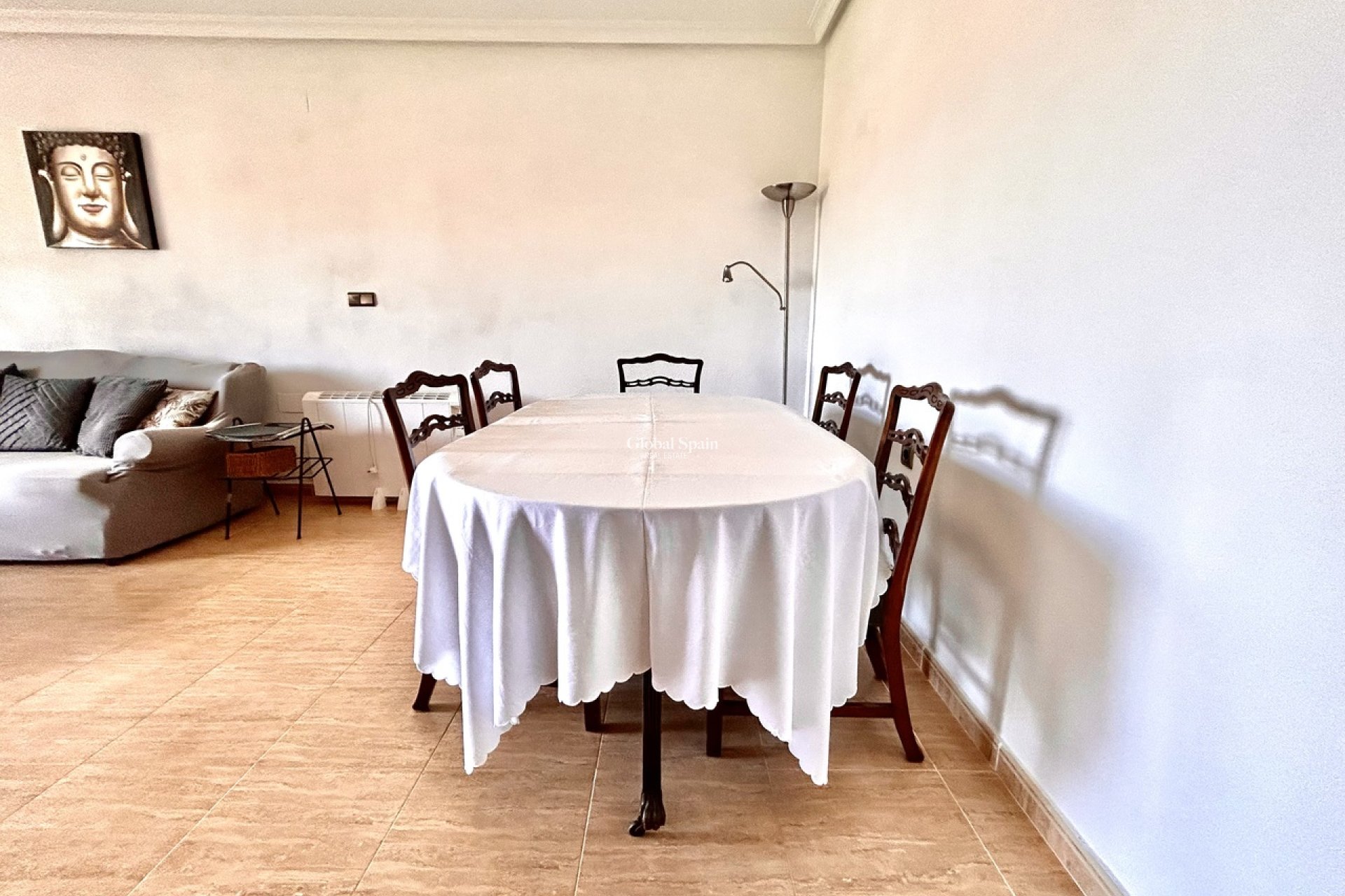 Wederverkoop - APPARTEMENT -
ALMORADÍ - Inland
