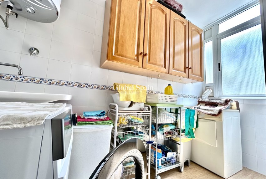 Wederverkoop - APPARTEMENT -
ALMORADÍ - Inland