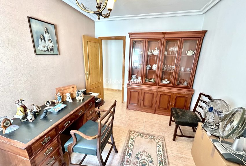 Wederverkoop - APPARTEMENT -
ALMORADÍ - Inland