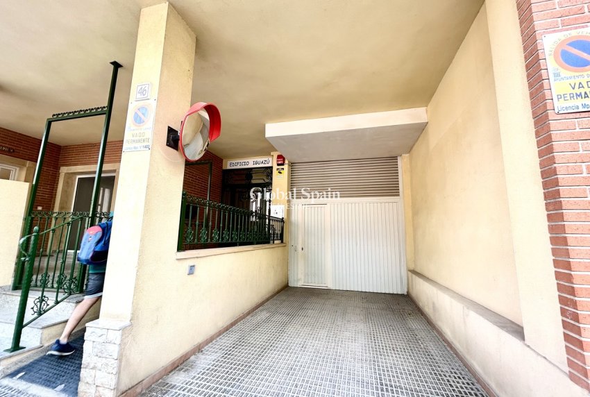 Wederverkoop - APPARTEMENT -
ALMORADÍ - Inland