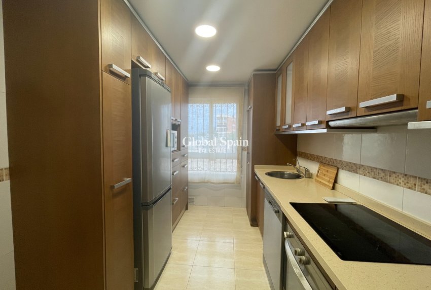 Wederverkoop - APPARTEMENT -
ALMORADÍ - Inland