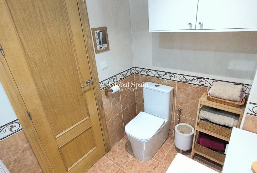 Wederverkoop - APPARTEMENT -
ALMORADÍ - Inland