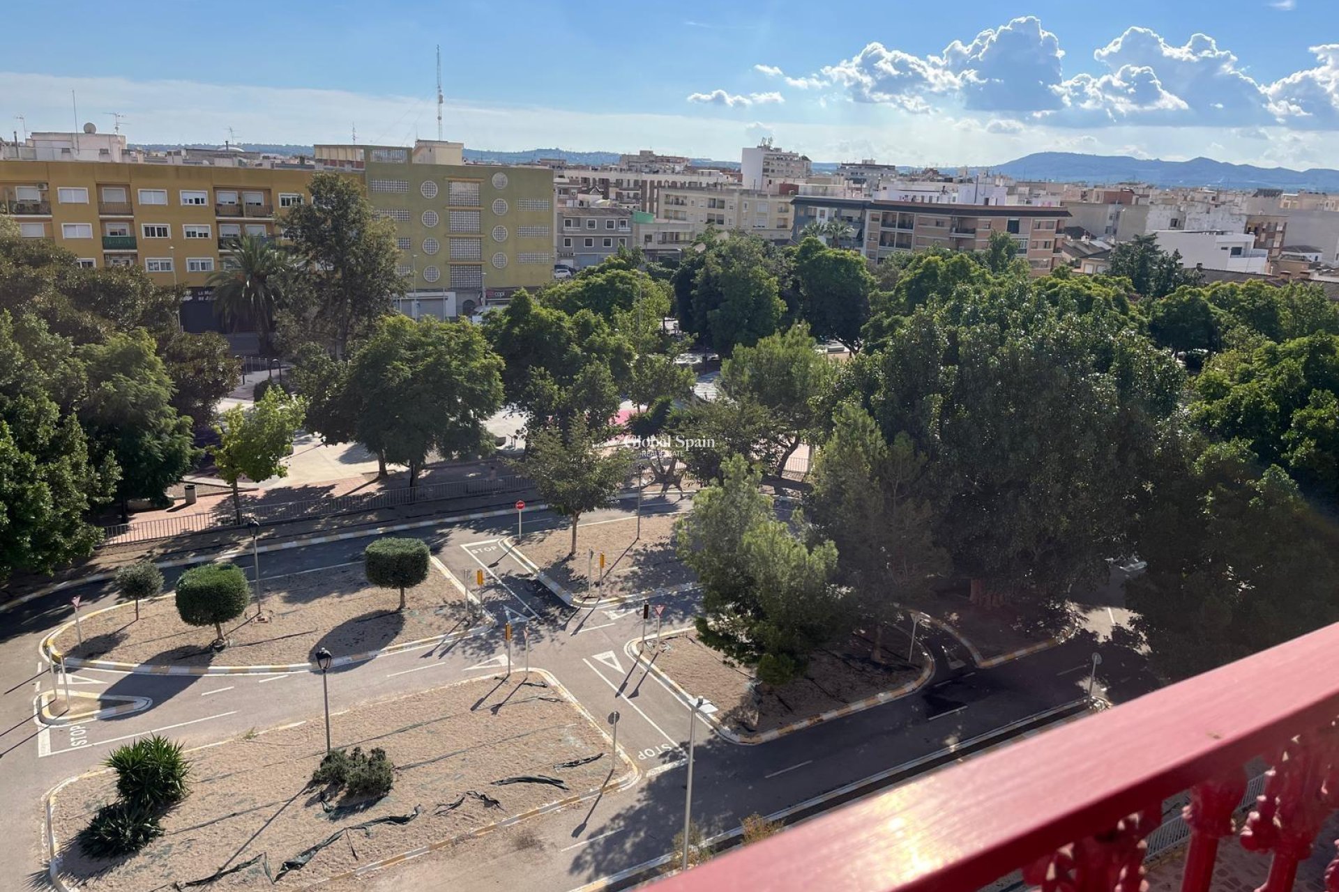 Wederverkoop - APPARTEMENT -
ALMORADÍ