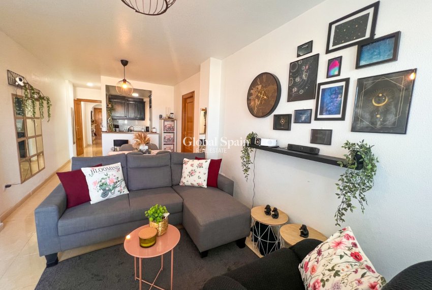 Wederverkoop - APPARTEMENT -
ALMORADÍ