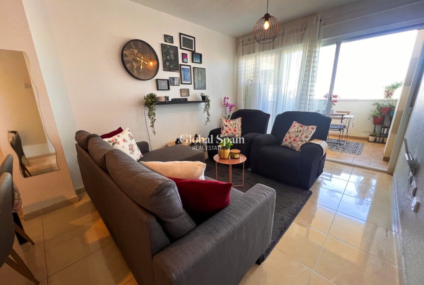 Wederverkoop - APPARTEMENT -
ALMORADÍ