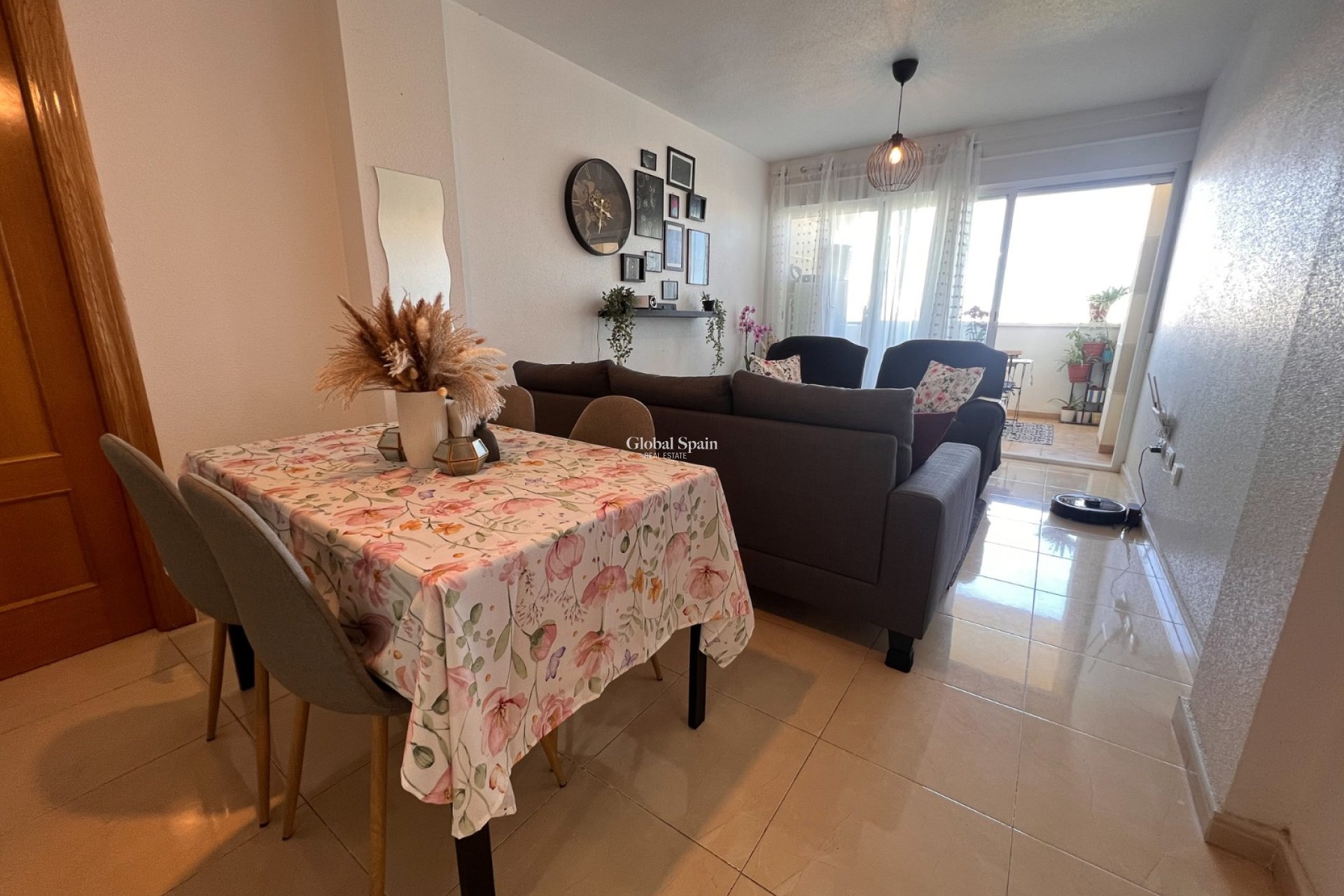 Wederverkoop - APPARTEMENT -
ALMORADÍ