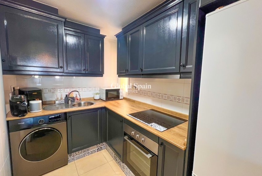 Wederverkoop - APPARTEMENT -
ALMORADÍ