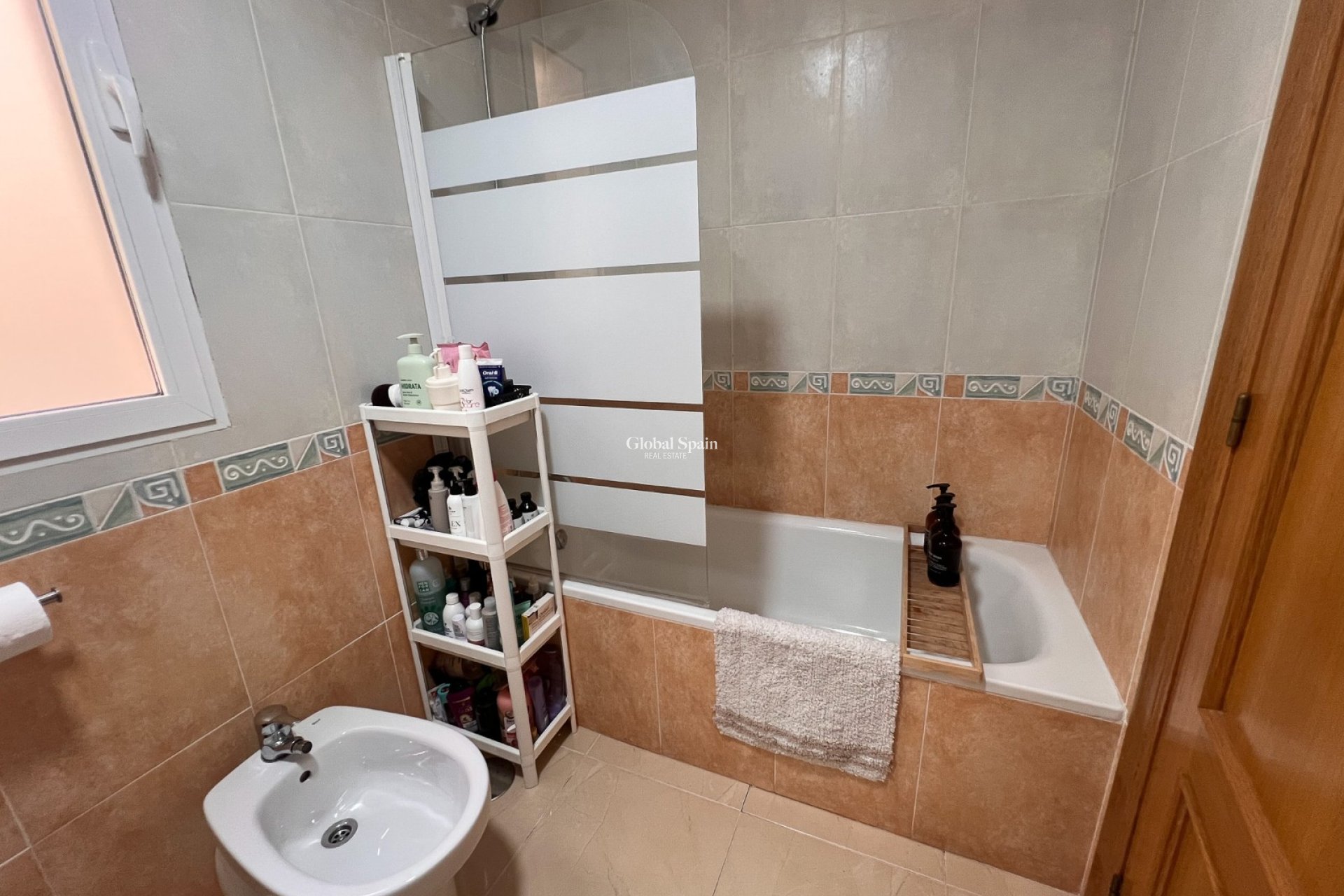 Wederverkoop - APPARTEMENT -
ALMORADÍ