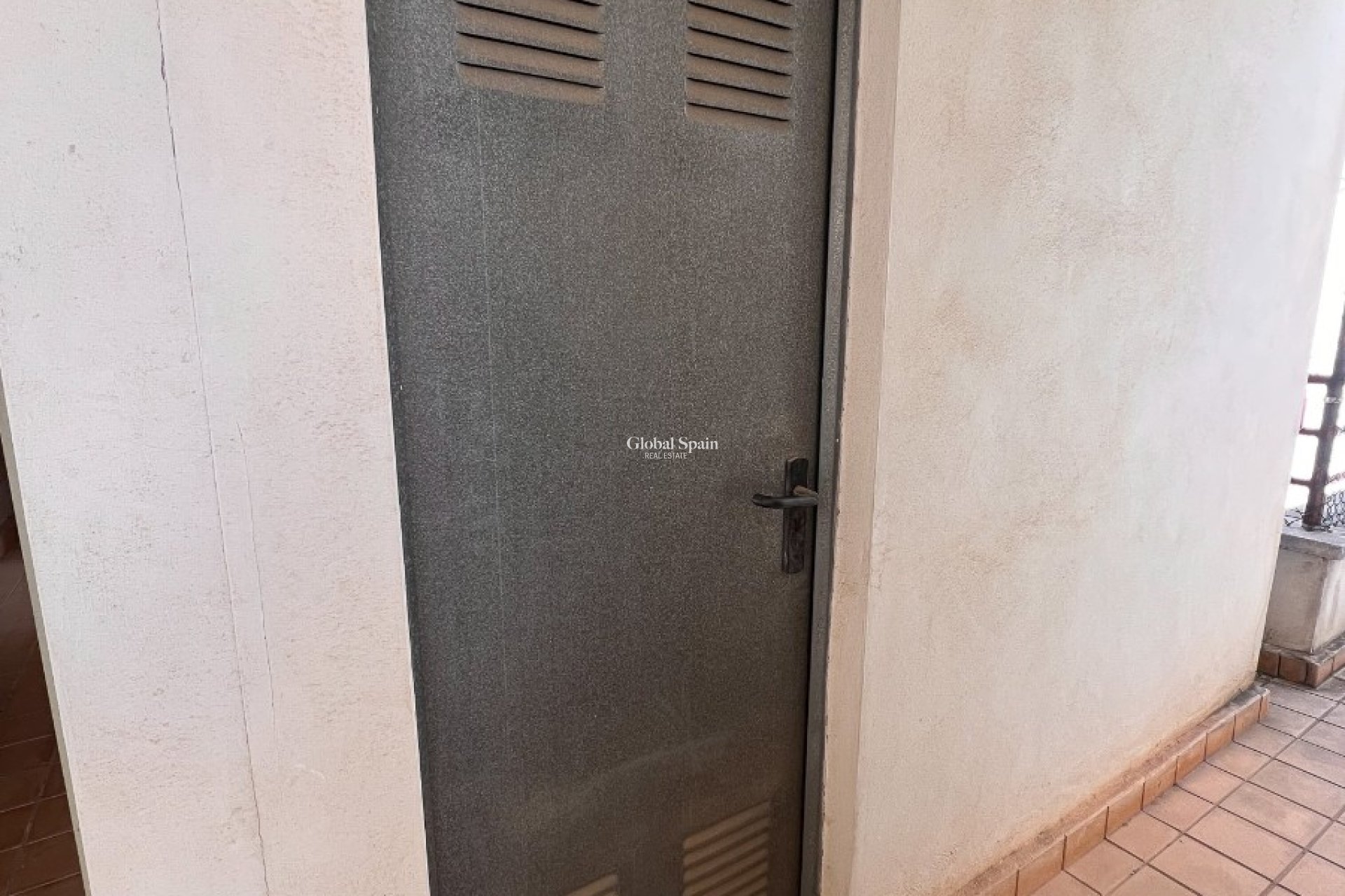 Wederverkoop - APPARTEMENT -
ALMORADÍ
