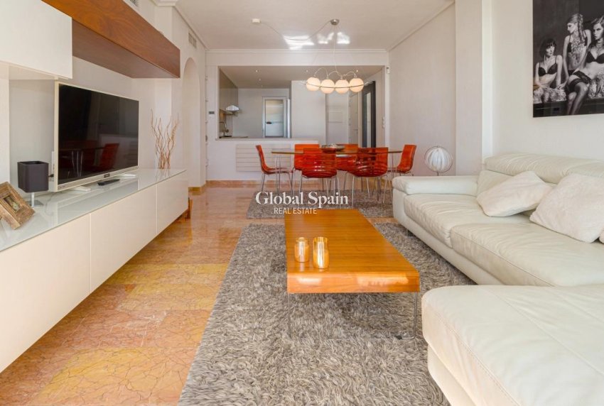 Wederverkoop - APPARTEMENT -
ALTEA - Costa Blanca