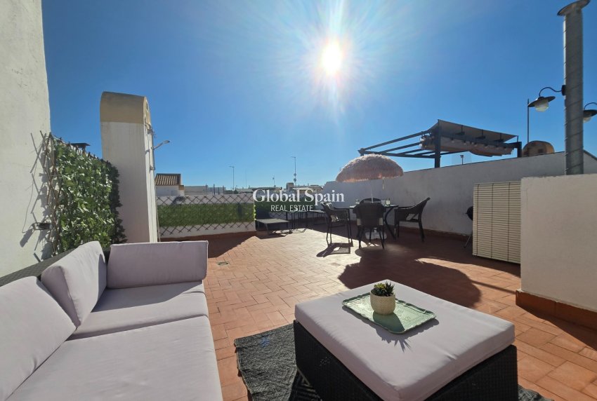 Wederverkoop - Appartement - Appartement op de bovenste verdieping -
TORREVIEJA - El limonar