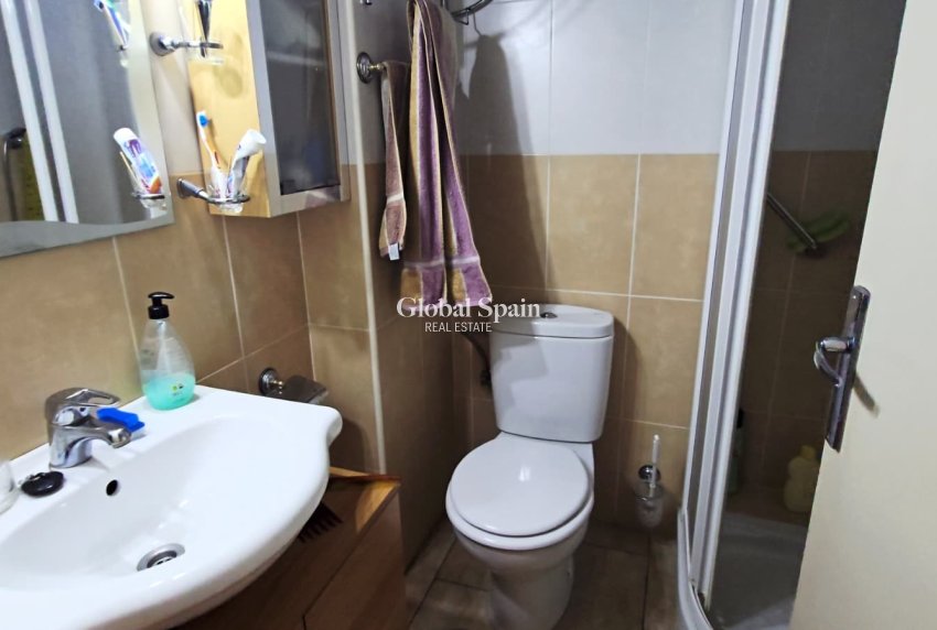 Wederverkoop - APPARTEMENT -
BENIDORM - Centro