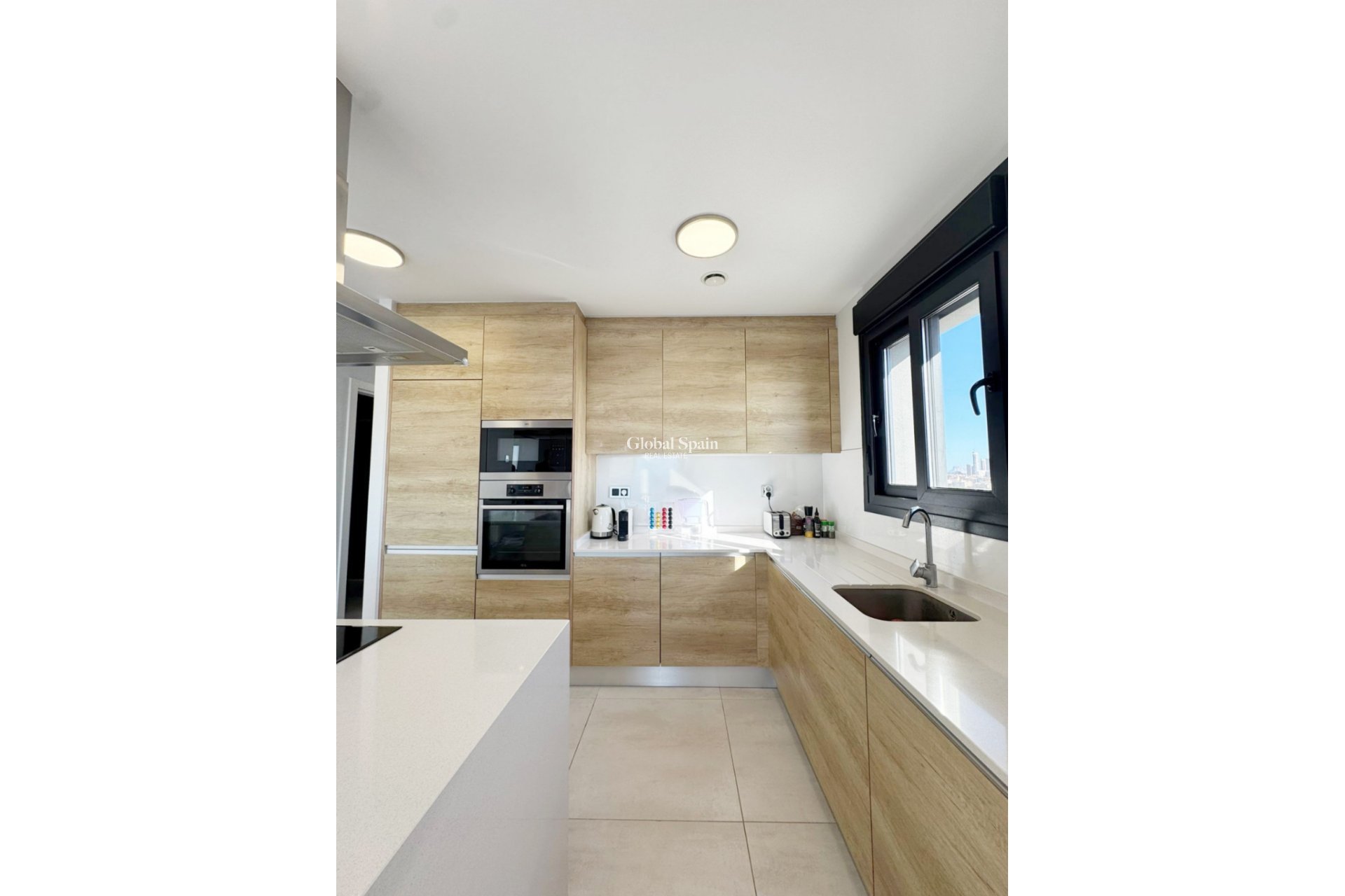 Wederverkoop - APPARTEMENT -
BENIDORM - Costa Blanca