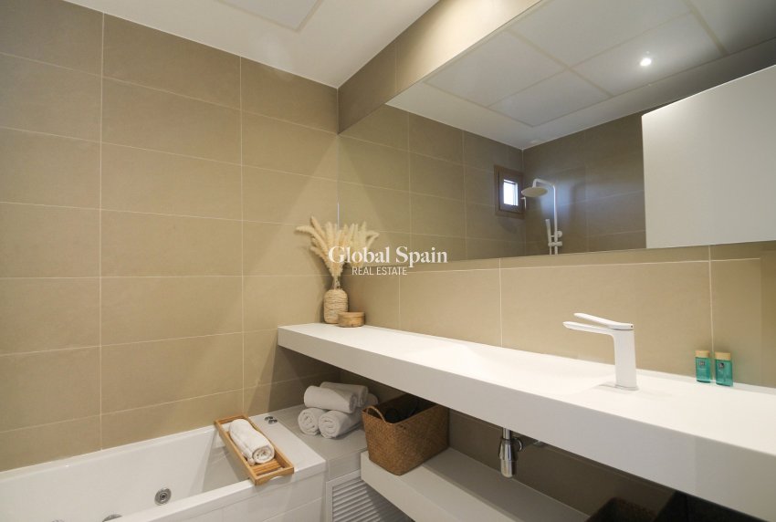 Wederverkoop - APPARTEMENT -
BENIDORM - Costa Blanca
