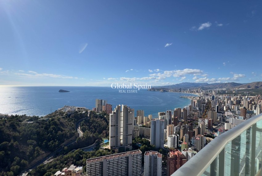 Wederverkoop - APPARTEMENT -
BENIDORM - Levante