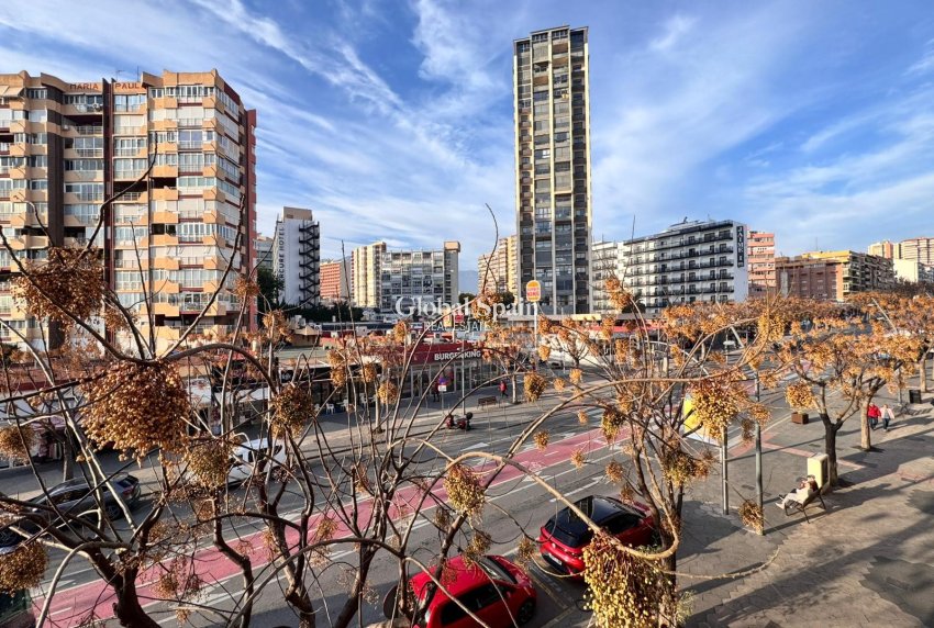 Wederverkoop - APPARTEMENT -
BENIDORM - Levante