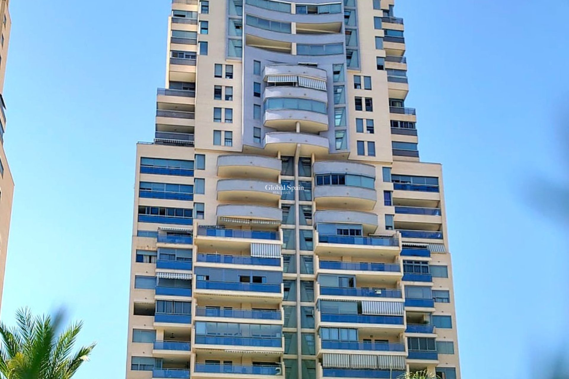 Wederverkoop - APPARTEMENT -
BENIDORM - Levante