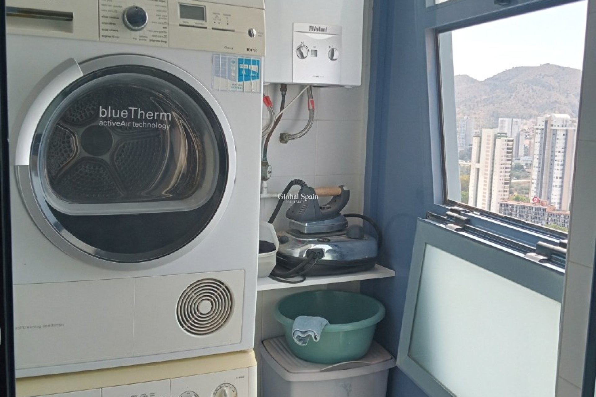 Wederverkoop - APPARTEMENT -
BENIDORM - Levante