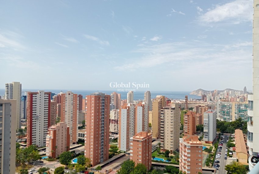 Wederverkoop - APPARTEMENT -
BENIDORM - Levante