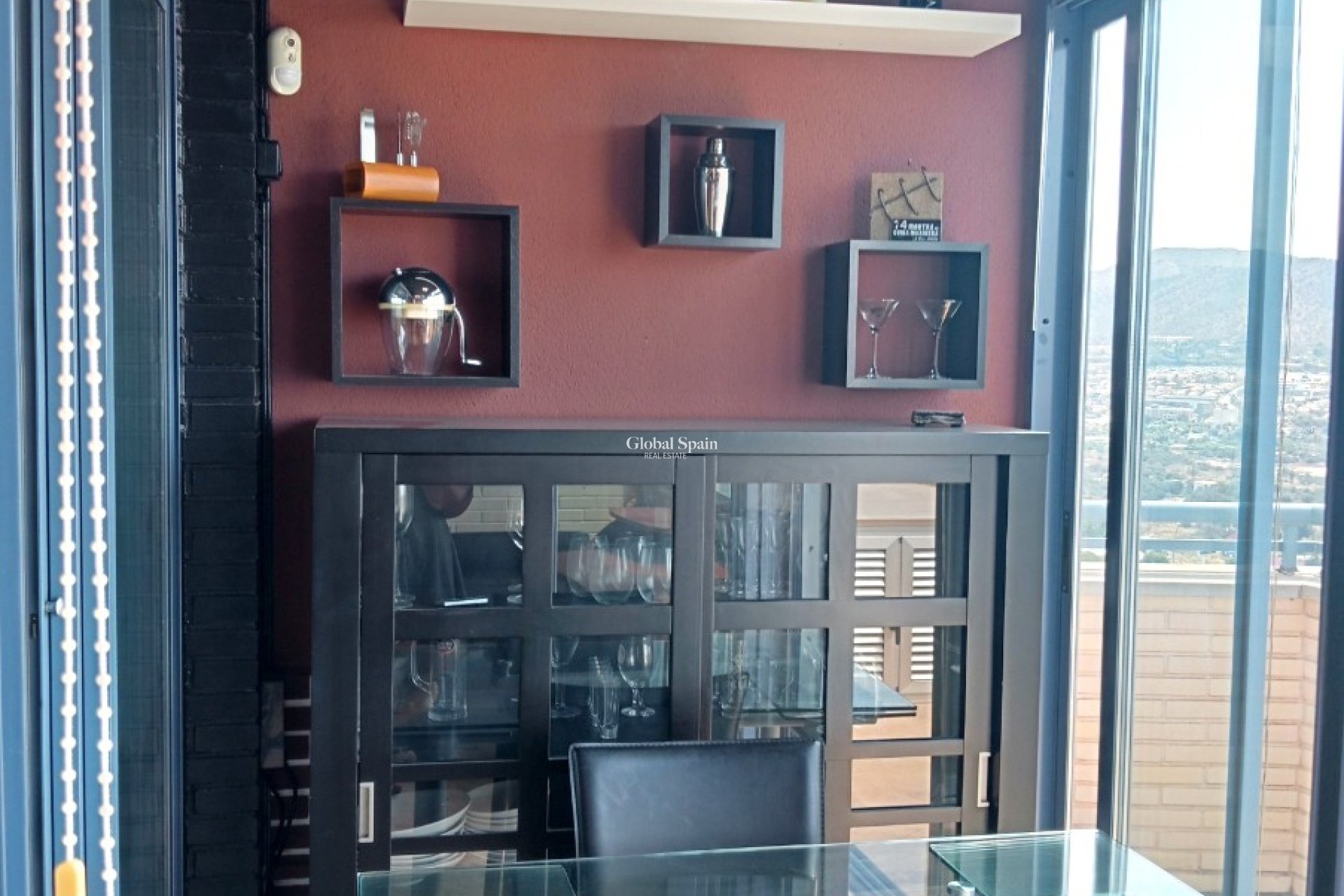 Wederverkoop - APPARTEMENT -
BENIDORM - Levante