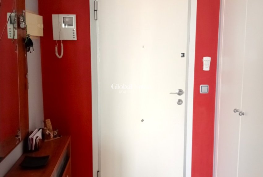 Wederverkoop - APPARTEMENT -
BENIDORM - Levante