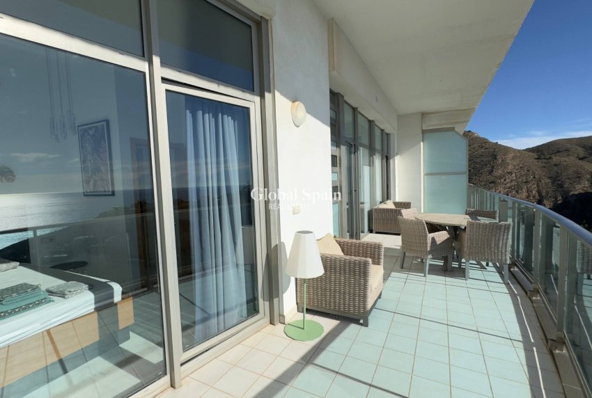 Wederverkoop - APPARTEMENT -
BENIDORM - Levante