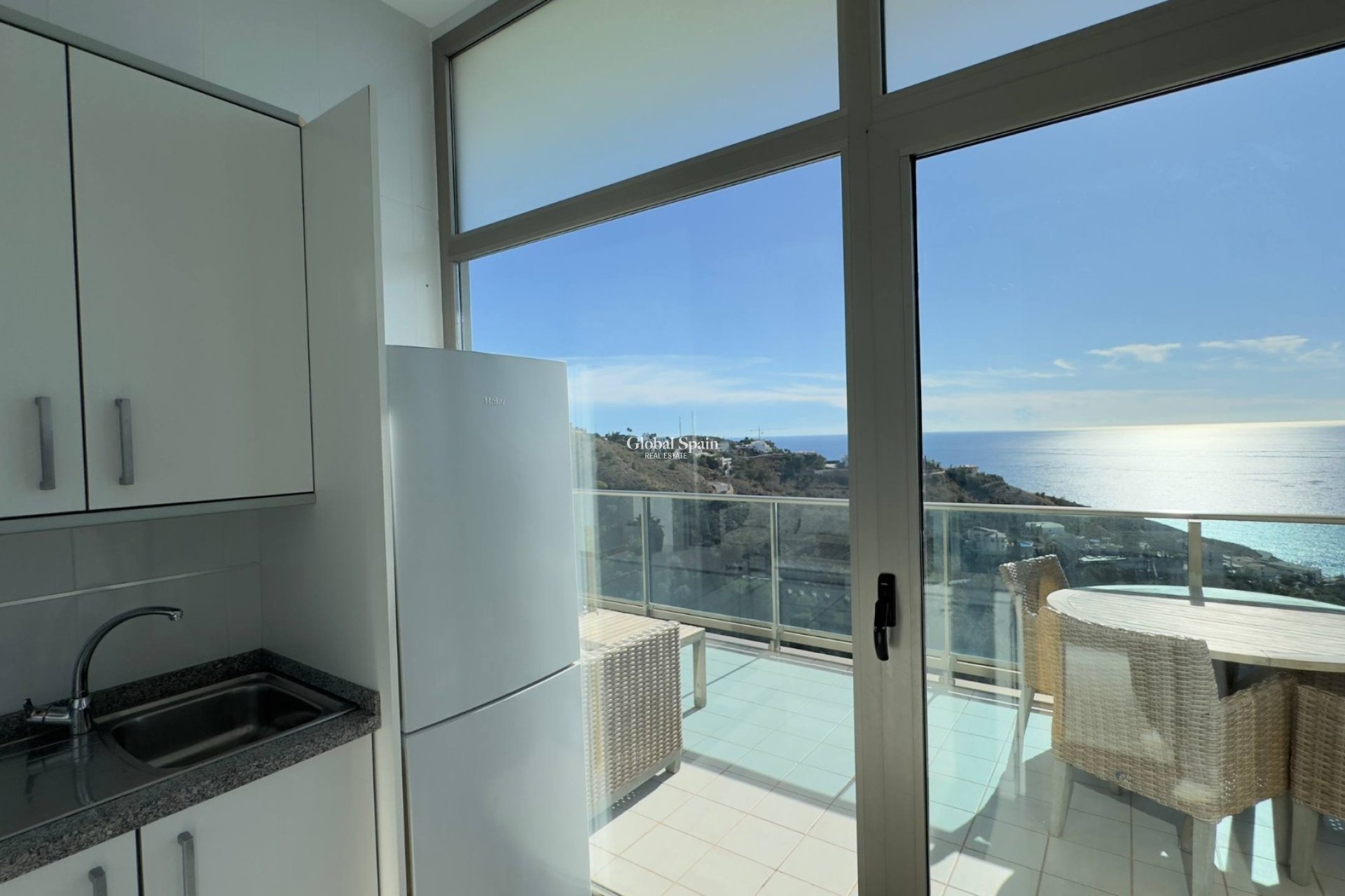 Wederverkoop - APPARTEMENT -
BENIDORM - Levante