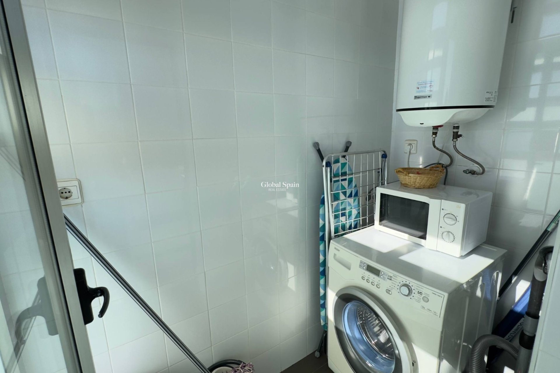 Wederverkoop - APPARTEMENT -
BENIDORM - Levante