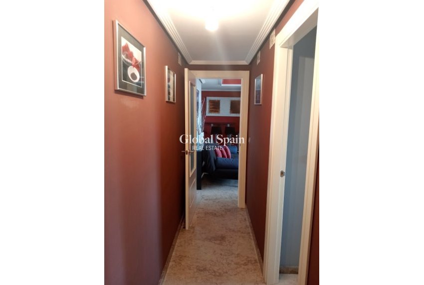 Wederverkoop - Appartement -
Benidorm - Levante