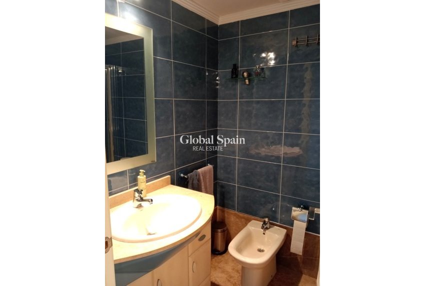 Wederverkoop - Appartement -
Benidorm - Levante