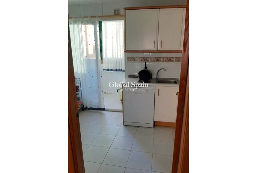 Wederverkoop - Appartement -
Benidorm - Levante