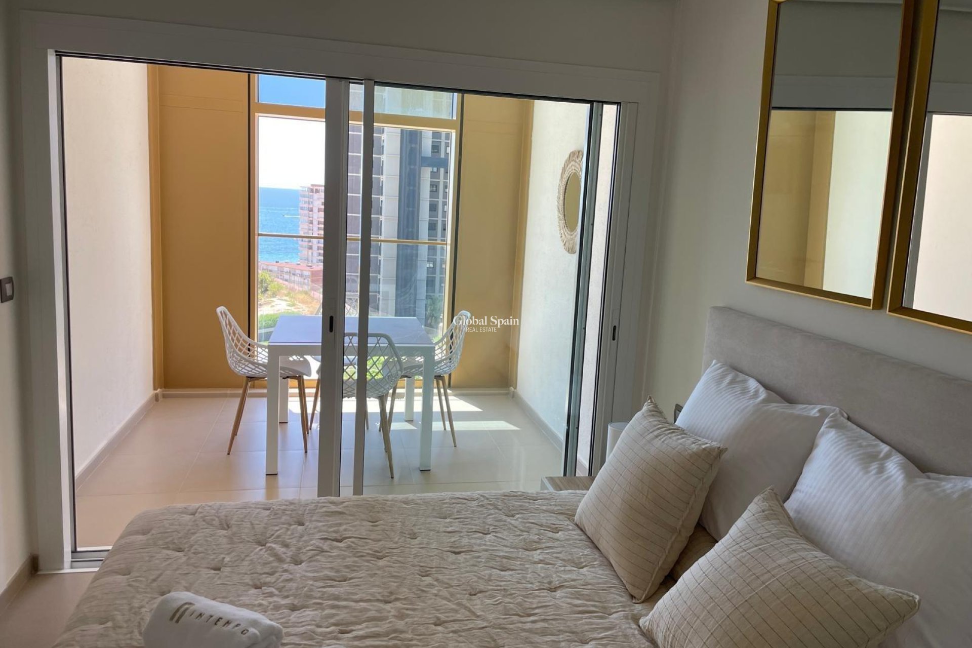 Wederverkoop - APPARTEMENT -
BENIDORM - Playa de Poniente