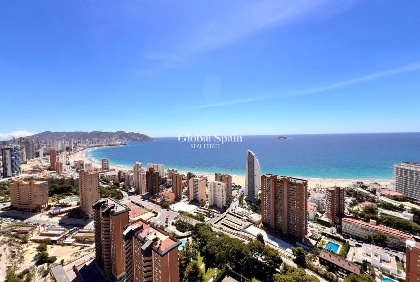 Wederverkoop - APPARTEMENT -
BENIDORM - Playa de Poniente