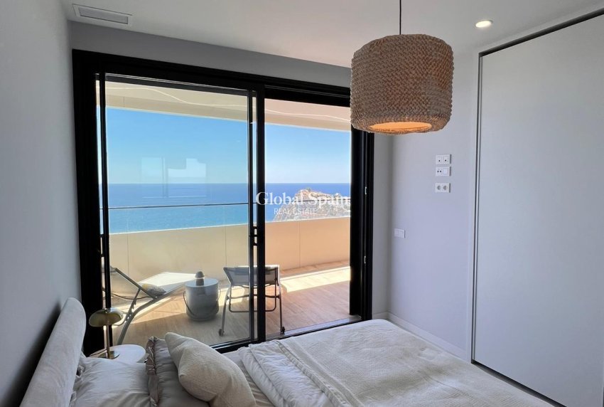 Wederverkoop - APPARTEMENT -
BENIDORM - Poniente