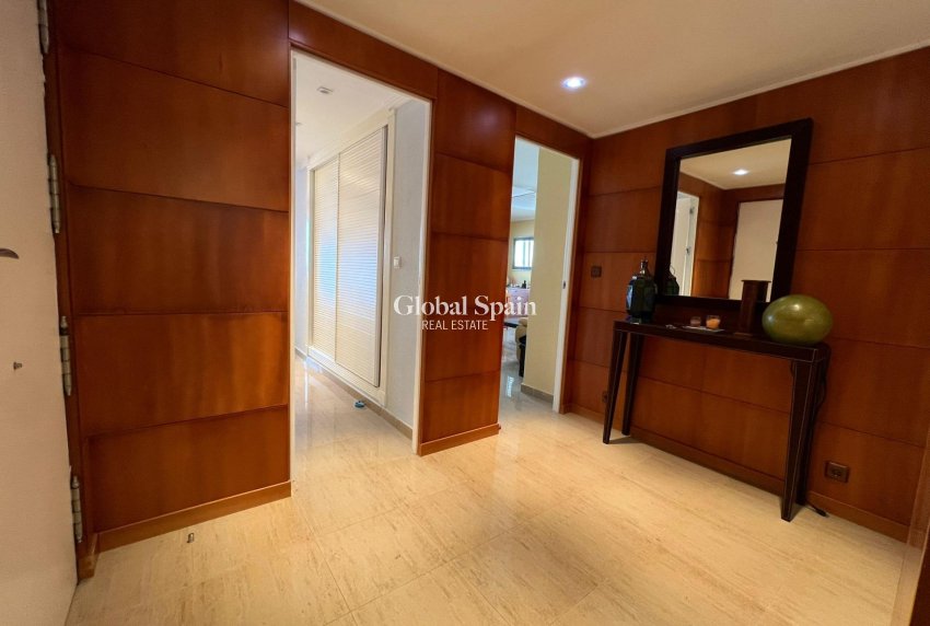 Wederverkoop - APPARTEMENT -
BENIDORM - Rincon de Loix Cruz